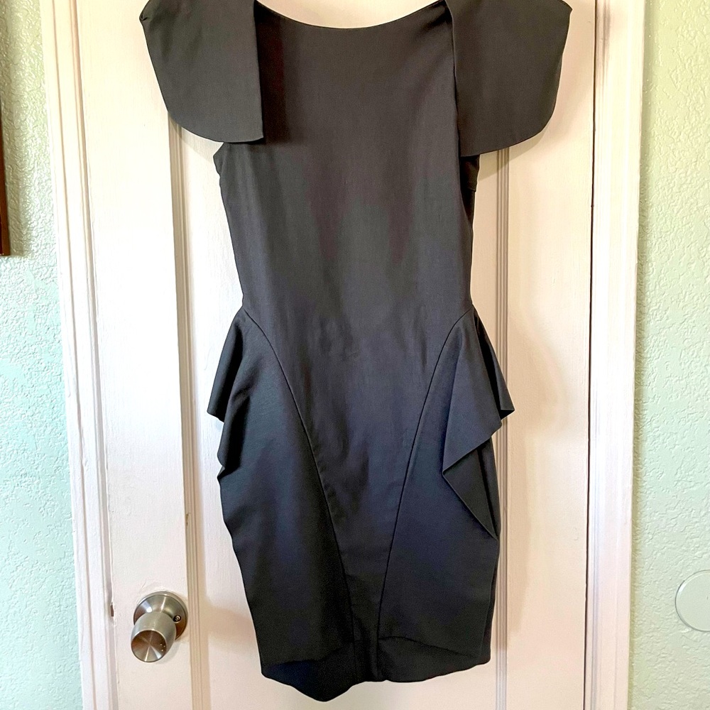 Backless dress